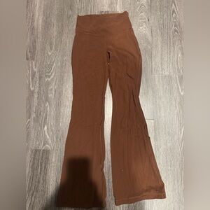 Super cute aritzia brown flare leggings!